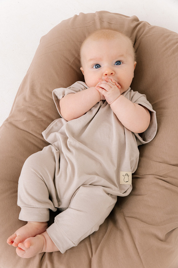 Комбинезон с коротким рукавом jersey кешью