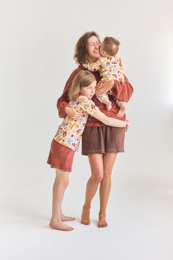 Футболка в рубчик принт буквы